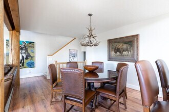 4 Lower Saddle Ridge Rd in Big Sky, MT - Foto de edificio - Building Photo