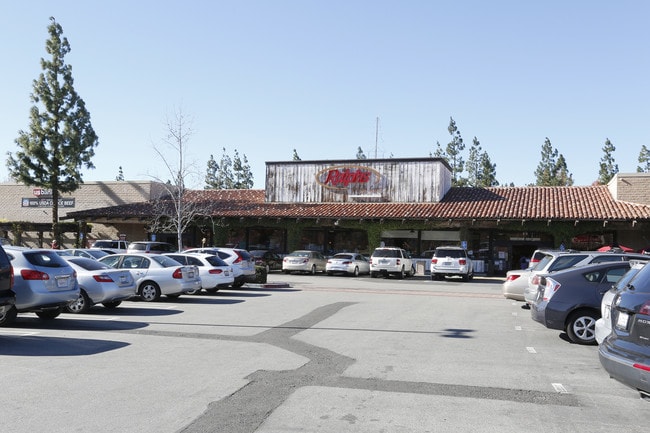 Apartments for rent in Canyon Crest, CA