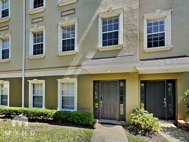 10144 Arbor Run Dr in Tampa, FL - Building Photo
