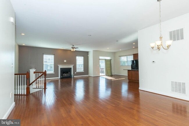 property at 15 Flag Ct