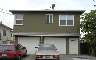 3925-3931 Lyon Ave in Oakland, CA - Building Photo