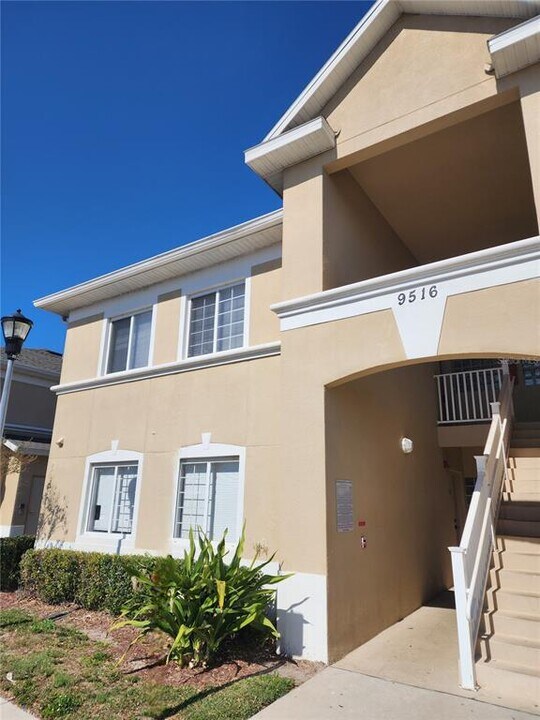 9516 Newdale Way in Riverview, FL - Foto de edificio