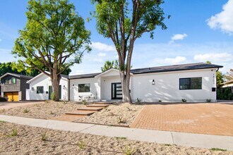 18201 Sunburst St in Los Angeles, CA - Building Photo - Building Photo
