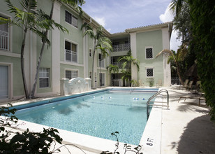 Sabrian Apartments in Coral Gables, FL - Building Photo - Building Photo