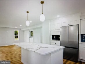 15990 Charles Town Rd in Charles Town, WV - Building Photo - Building Photo