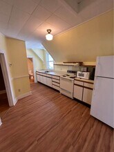 323 Pine St, Unit 3 in Dover Foxcroft, ME - Building Photo - Building Photo
