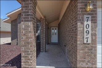7097 Tierra Roja St in El Paso, TX - Building Photo - Building Photo