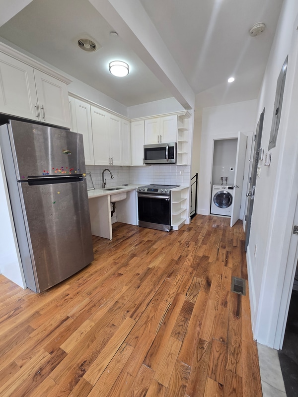 195 Herzl St in Brooklyn, NY - Building Photo - Building Photo