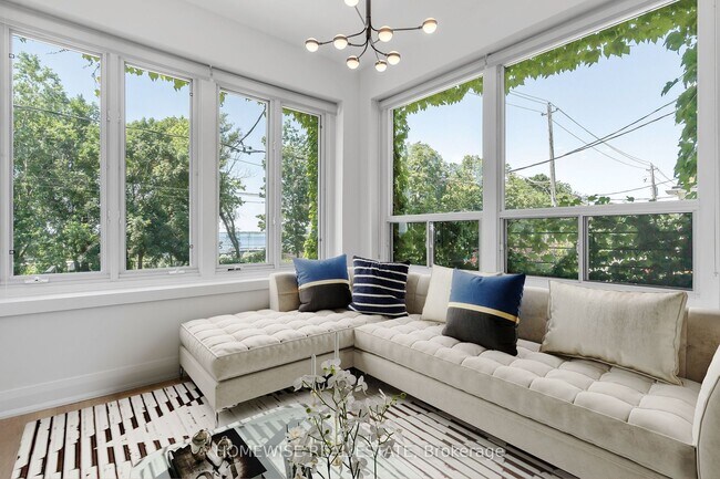 property at 1542 King St W