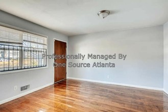 1468 Clermont Ave-Unit -A in Atlanta, GA - Foto de edificio - Building Photo