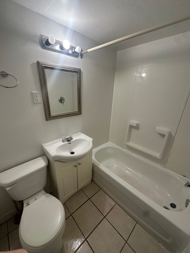 63 Caledonia Rd in Dartmouth, NS - Building Photo - Building Photo