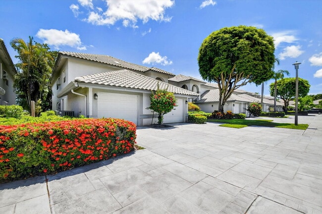 11570 Briarwood Cir in Boynton Beach, FL - Building Photo - Building Photo
