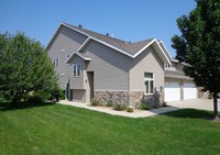 Beaver Creek Townhomes in West Fargo, ND - Building Photo - Building Photo