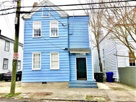 43 Vanderhorst St in Charleston, SC - Building Photo
