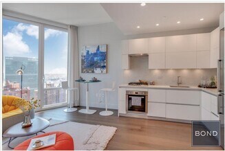222 E 44th St in New York, NY - Building Photo - Building Photo