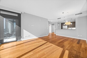 60 E Monroe St in Chicago, IL - Building Photo - Building Photo