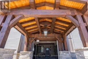 18 Beckwith Ln in Blue Mountains, ON - Building Photo