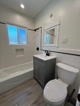 715 W Colorado Blvd, Unit 715 in Monrovia, CA - Building Photo - Building Photo
