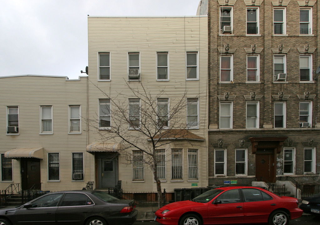 285 Troutman St in Brooklyn, NY - Building Photo