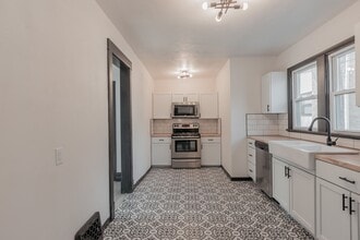819 S 10th St in Lincoln, NE - Foto de edificio - Building Photo