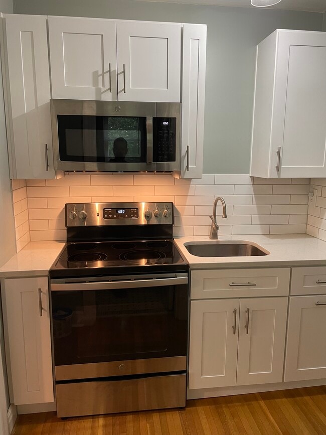 323 Bowwood Dr, Unit B