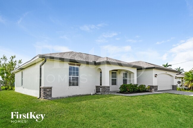 2224 NW 7th Terrace in Cape Coral, FL - Foto de edificio - Building Photo