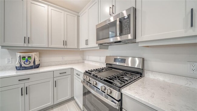 8168 Sternway Rd in Sarasota, FL - Building Photo - Building Photo