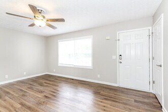 5225 Milhaven Ln in Charlotte, NC - Building Photo - Building Photo