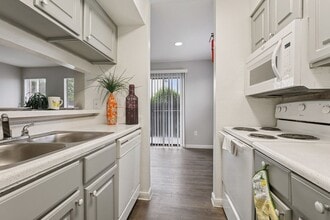 Kirkwood Landing Apartments in Houston, TX - Foto de edificio - Building Photo