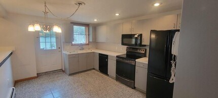 120 Savage St-Unit -2 in Revere, MA - Building Photo - Building Photo