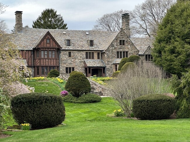 35 Dogwood Ln in Westport, CT - Building Photo - Building Photo