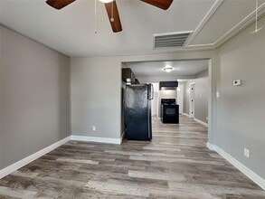 2211 Hooper St in Dallas, TX - Building Photo - Building Photo