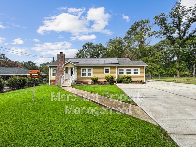 property at 609 N Maple St
