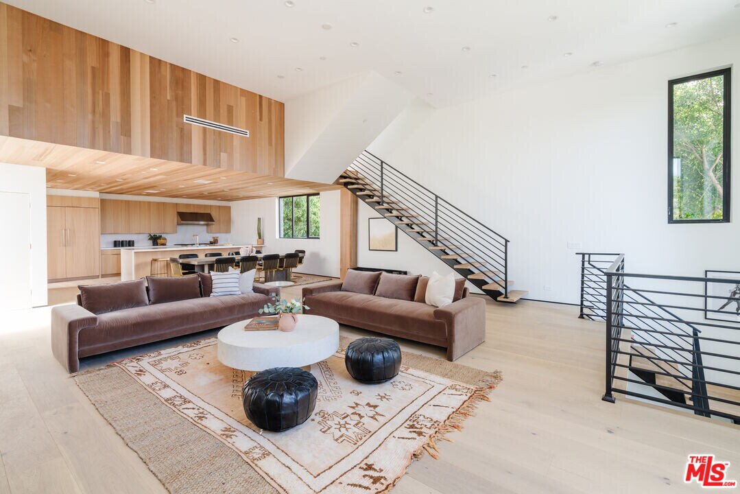 609 Broadway St in Los Angeles, CA - Building Photo