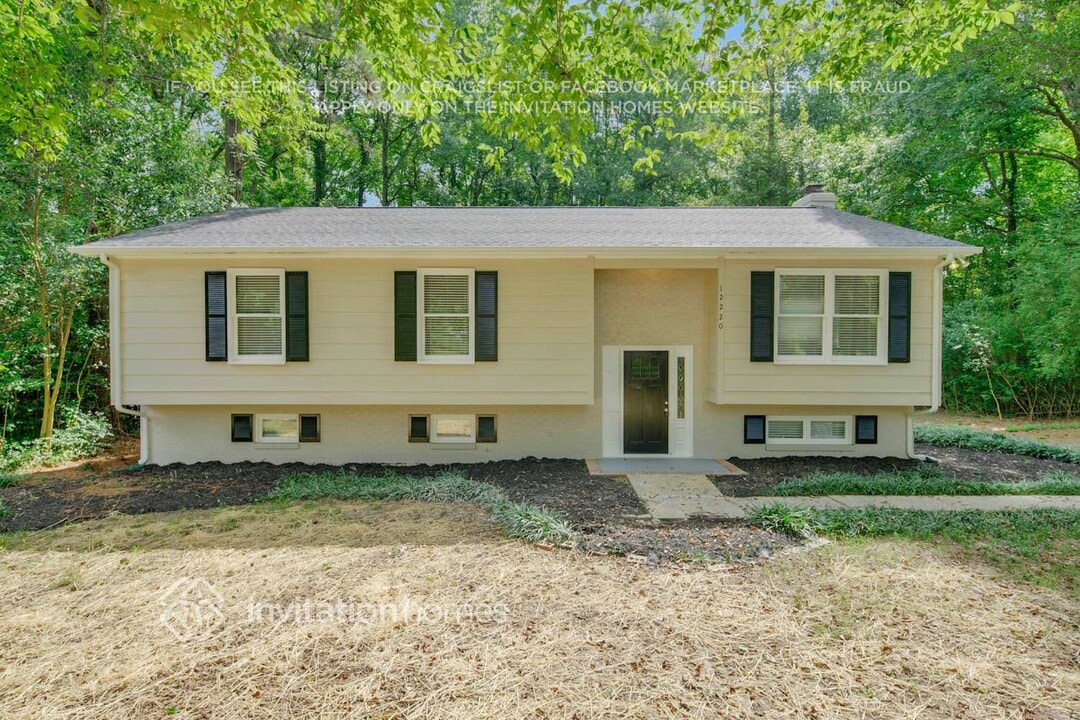 12220 Plover Dr in Charlotte, NC - Building Photo