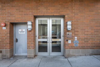 41-02 Queens Blvd in Sunnyside, NY - Building Photo - Building Photo