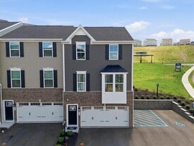 201 Yellowwood Ct in Washington, PA - Building Photo