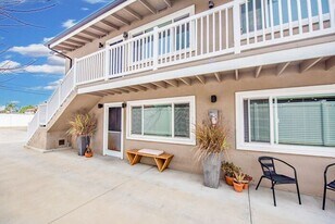 180 Rochester St in Costa Mesa, CA - Building Photo