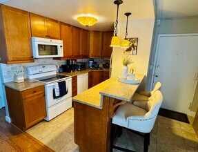 60 Strawberry Hill Ave in Stamford, CT - Building Photo - Building Photo