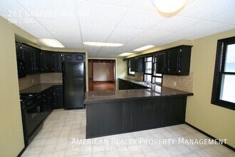261 Garfield Ave NW in Grand Rapids, MI - Building Photo - Building Photo