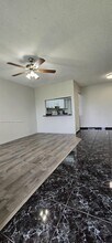 10056 Winding Lake Rd, Unit 203 in Sunrise, FL - Foto de edificio - Building Photo