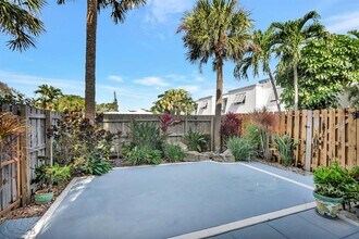 884 SE 19th Ave in Deerfield Beach, FL - Building Photo - Building Photo