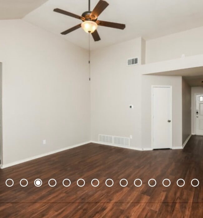 629 Ozark Ave in Burleson, TX - Foto de edificio - Building Photo