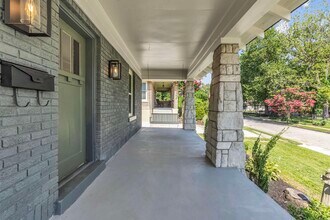 2245 Monroe Ave in Memphis, TN - Building Photo - Building Photo