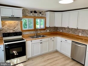 483 Alleghenyville Rd in Mohnton, PA - Building Photo - Building Photo