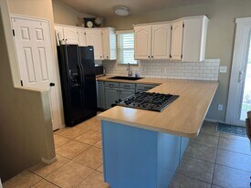 1265 Santa Clara Pkwy in Santa Clara, UT - Building Photo