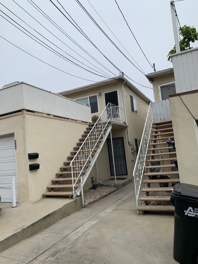 308-310 Culper Ct in Hermosa Beach, CA - Building Photo - Building Photo
