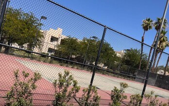 69155 Dinah Shore Dr in Cathedral City, CA - Building Photo - Building Photo