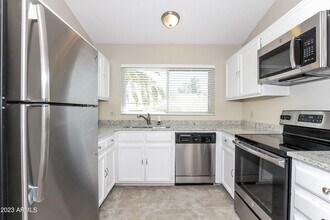 6016 W Desert Cove Ave in Glendale, AZ - Building Photo - Building Photo