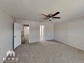 7407 Longing Trail in San Antonio, TX - Building Photo - Building Photo